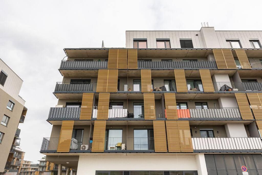 Cityscape Oasis: Active Studio Heaven Bratislava Eksteriør billede