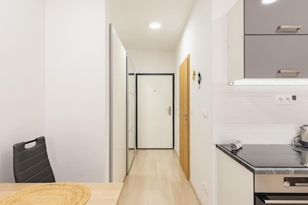 Cityscape Oasis: Active Studio Heaven Bratislava Eksteriør billede