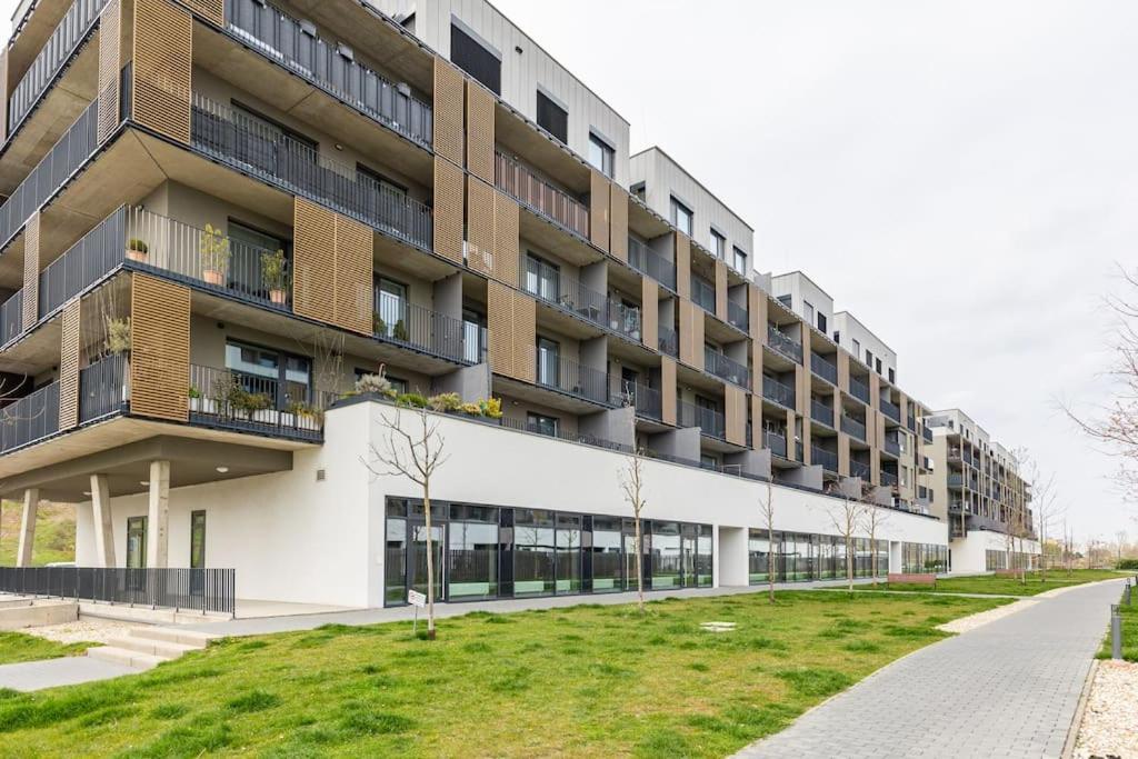 Cityscape Oasis: Active Studio Heaven Bratislava Eksteriør billede