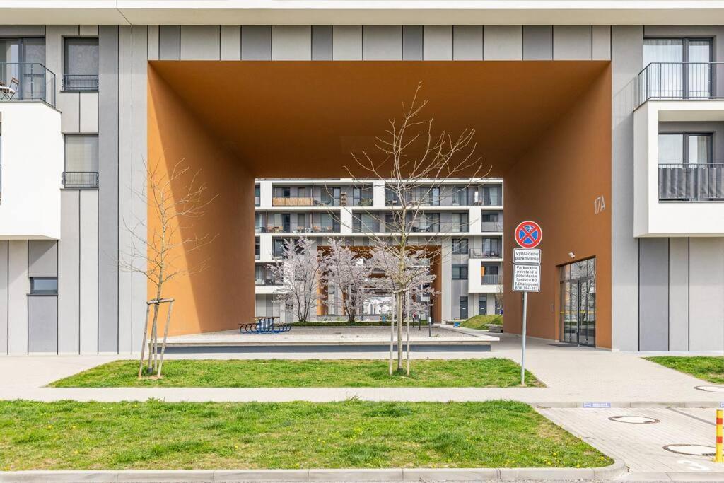 Cityscape Oasis: Active Studio Heaven Bratislava Eksteriør billede