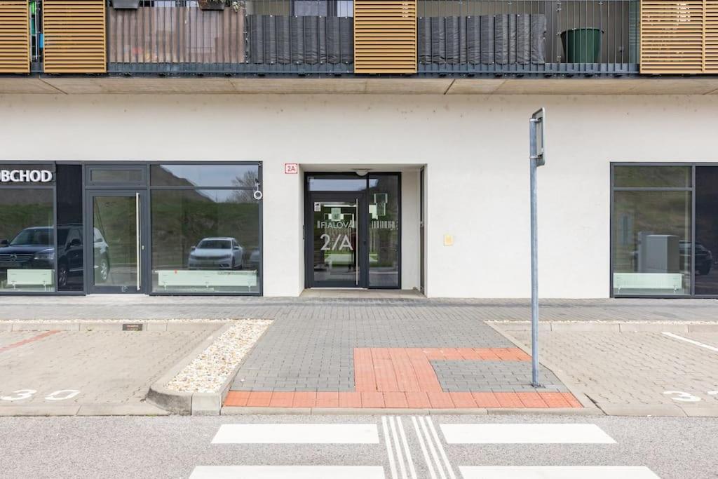 Cityscape Oasis: Active Studio Heaven Bratislava Eksteriør billede