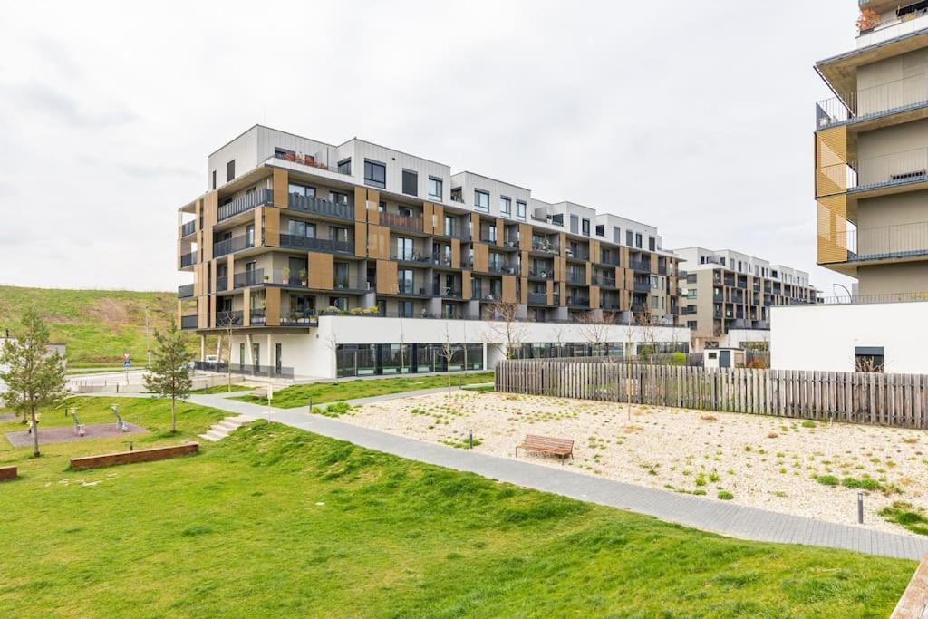 Cityscape Oasis: Active Studio Heaven Bratislava Eksteriør billede
