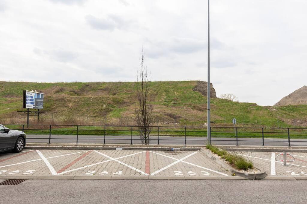 Cityscape Oasis: Active Studio Heaven Bratislava Eksteriør billede