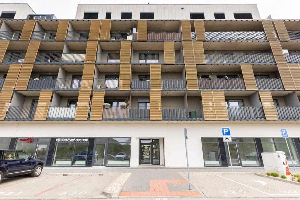 Cityscape Oasis: Active Studio Heaven Bratislava Eksteriør billede